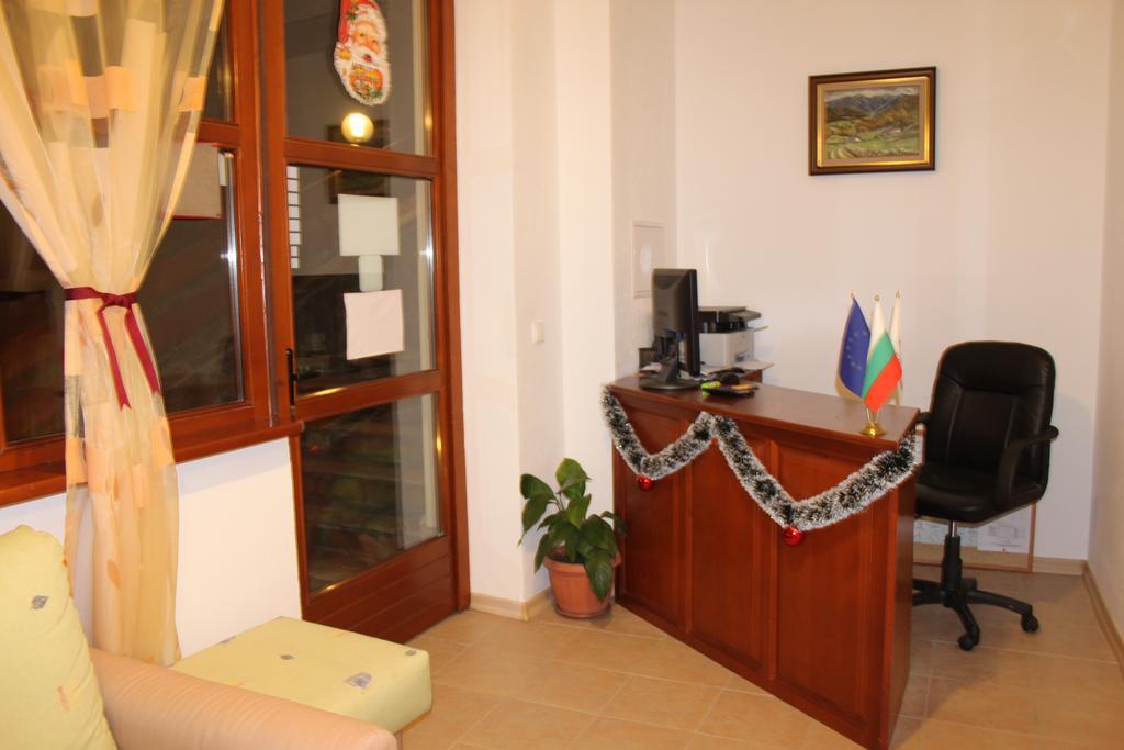 Kris Guest House Ντέβιν Εξωτερικό φωτογραφία